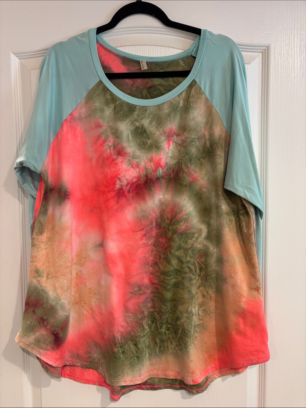 Collective Rack Coral & Mint Tie-Dye Raglan Top
